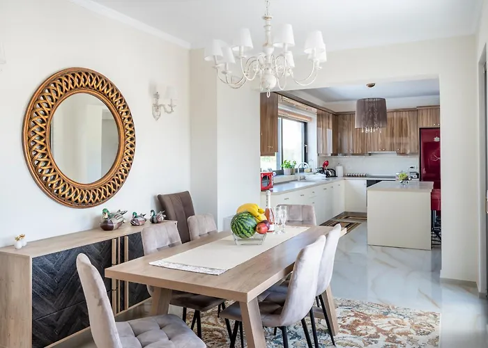 Апартаменты Olive Haven-3br-private Parking-balcony Кос