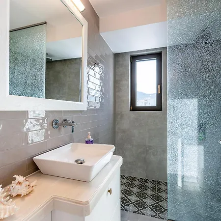 Olive Haven-3br-private Parking-balcony