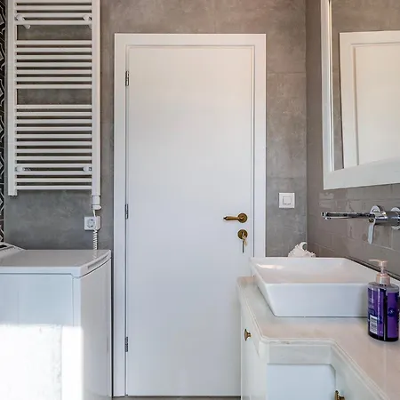 Olive Haven-3br-private Parking-balcony *