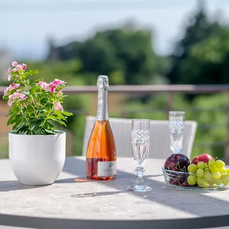 Apartament Olive Haven-3br-private Parking-balcony