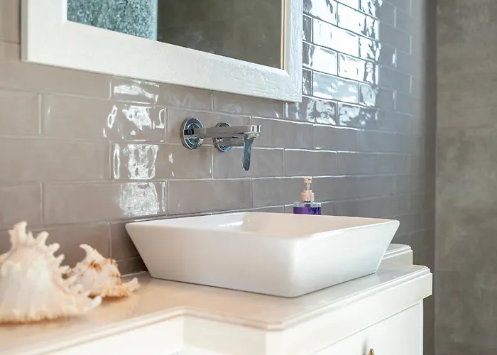 Olive Haven-3br-private Parking-balcony