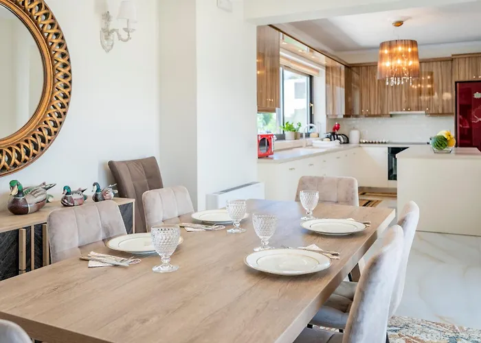 Апартаменты Olive Haven-3br-private Parking-balcony