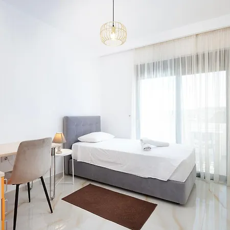 Olive Haven-3br-private Parking-balcony