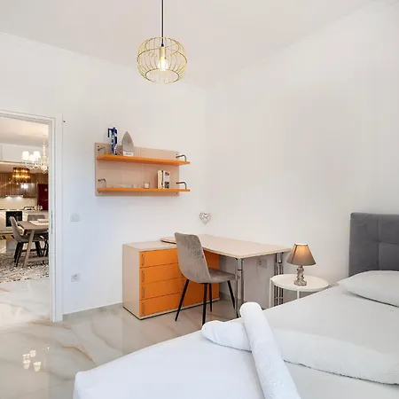 Olive Haven-3br-private Parking-balcony Apartment Kos Town