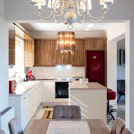 Apartment Olive Haven-3br-private Parking-balcony *
