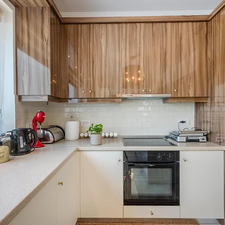 Olive Haven-3br-private Parking-balcony Apartment *