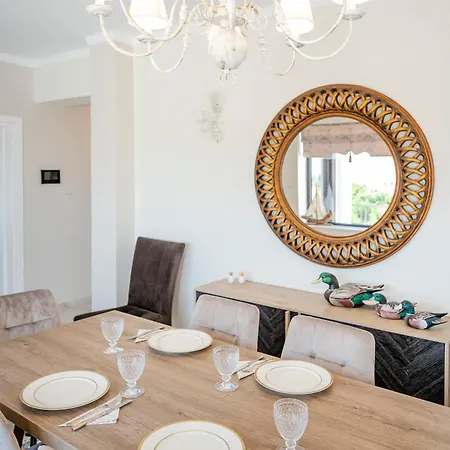 Olive Haven-3br-private Parking-balcony *