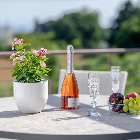 Olive Haven-3br-private Parking-balcony * Cos