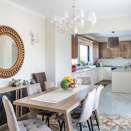 Apartamento Olive Haven-3br-private Parking-balcony Cos