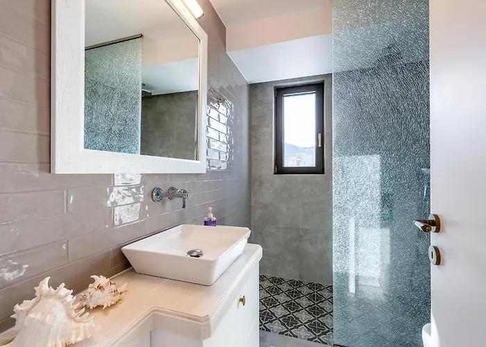 Olive Haven-3br-private Parking-balcony